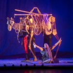 Una escena del montaje SAHARA. La barca del desierto (2)