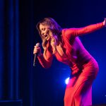 Foto 2 Anaé durante la presentación de su disco en el Teatro Leal de La Laguna